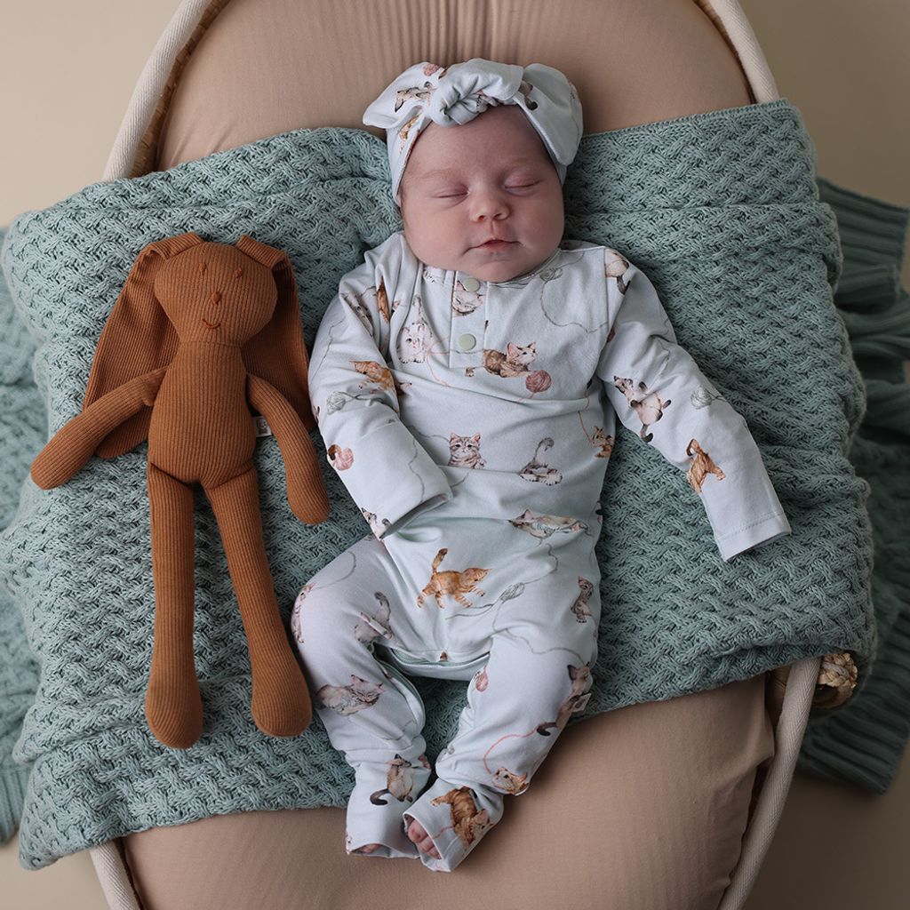 snuggle_hunny_cats_growsuit_2