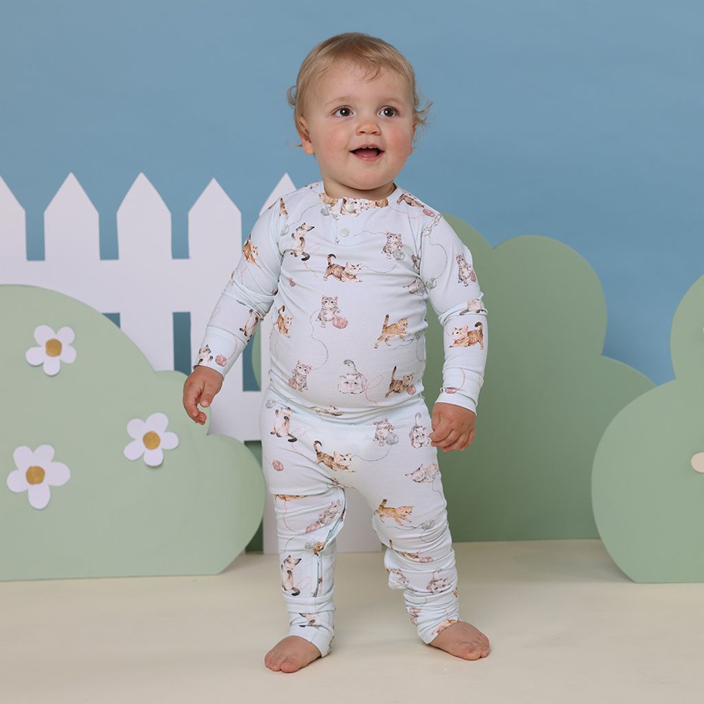 snuggle_hunny_cats_growsuit_6