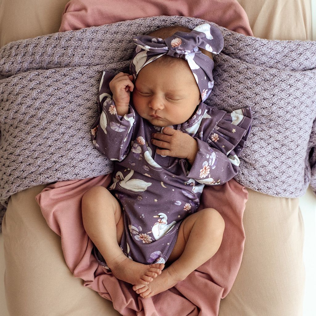 midnight_swans_ls_bs_11