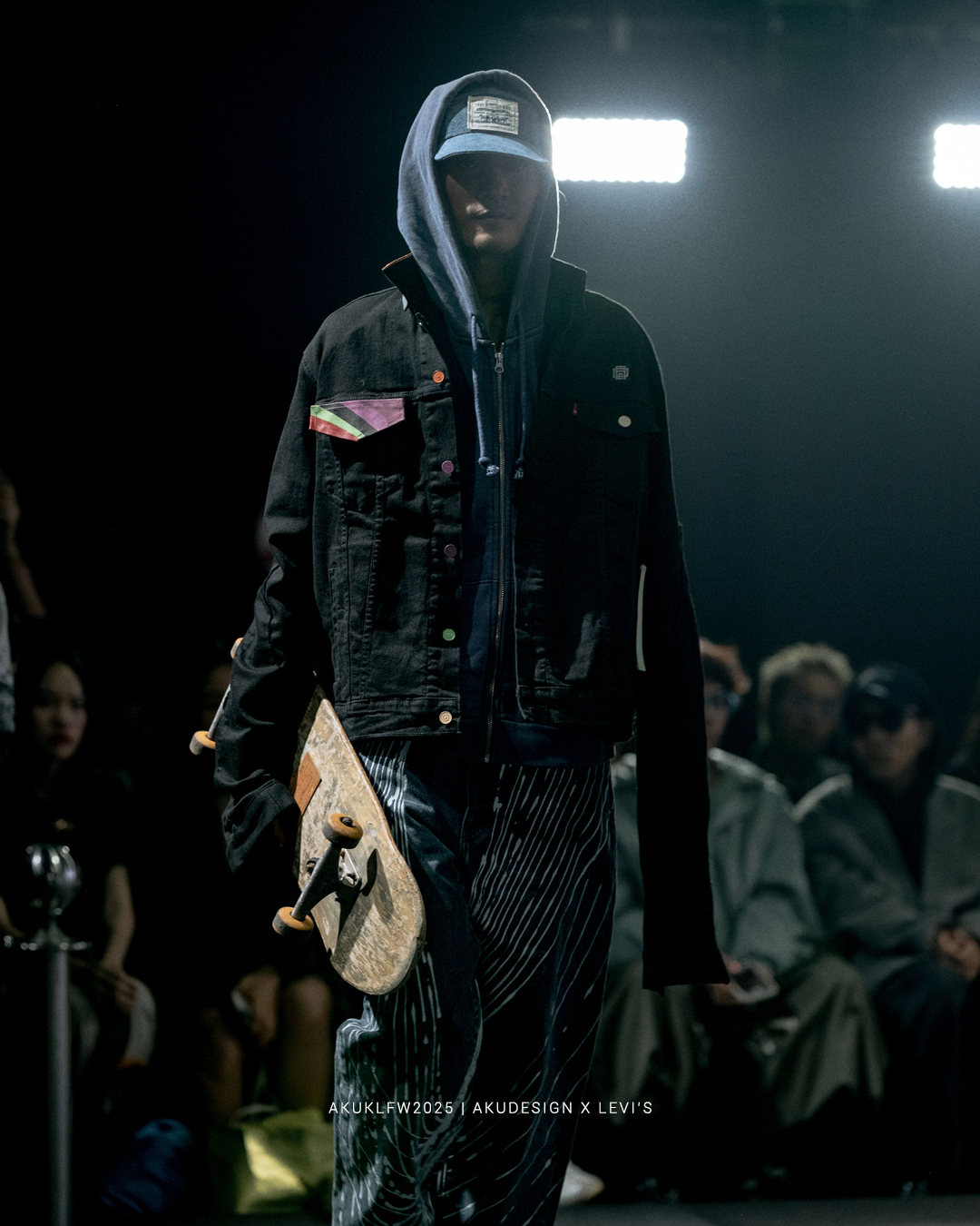 Levis 9