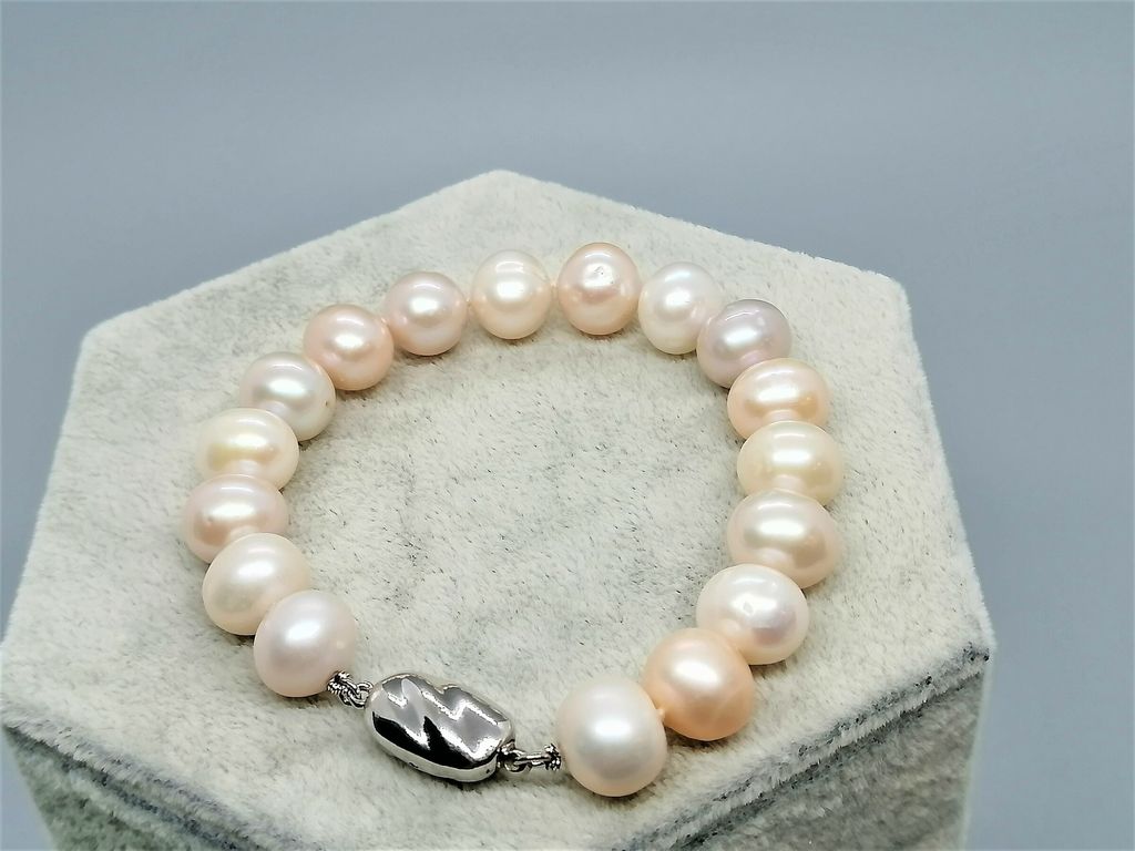 FWPBRA RM399 Cultured Fresh Water Pearl Bracelet 1b.jpg