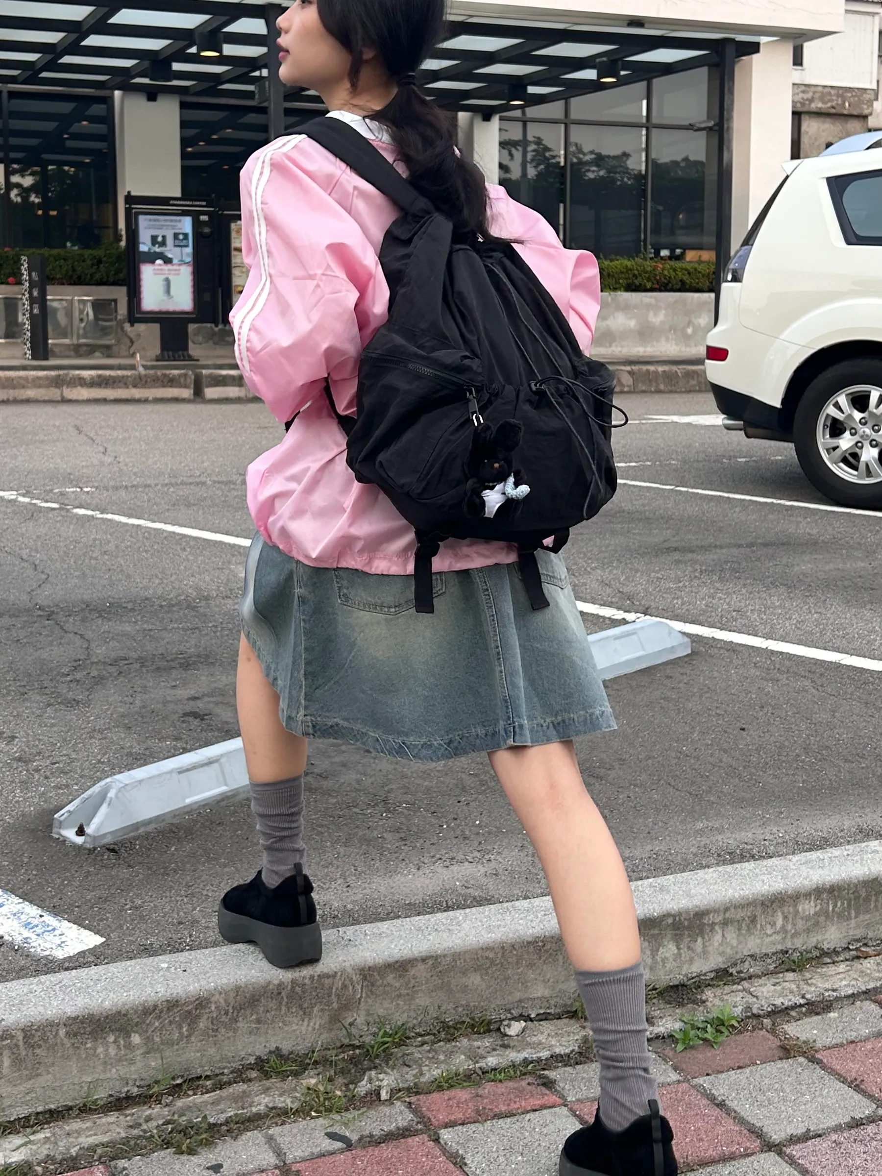 57562237