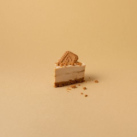 Vegan-Peanut-Butter-Caramel-Cheesecake-Piece
