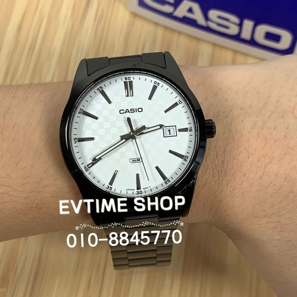 sg-11134201-22110-uh28wwvh1qjvd4