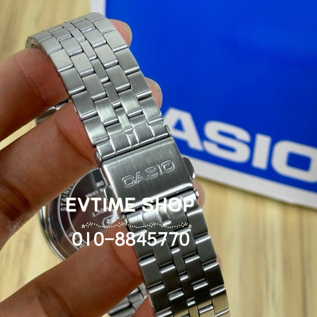 my-11134207-7r98u-lyw0k9efxrhcb2