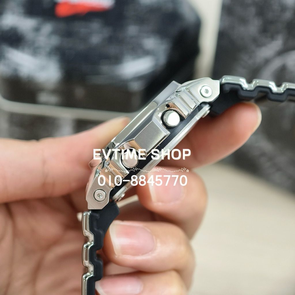 my-11134207-820l7-mn5e7x6rzo5dc5