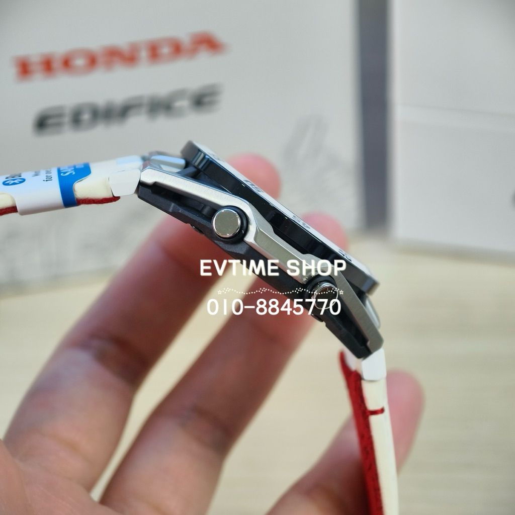 my-11134207-820la-mq4wmfikaih740