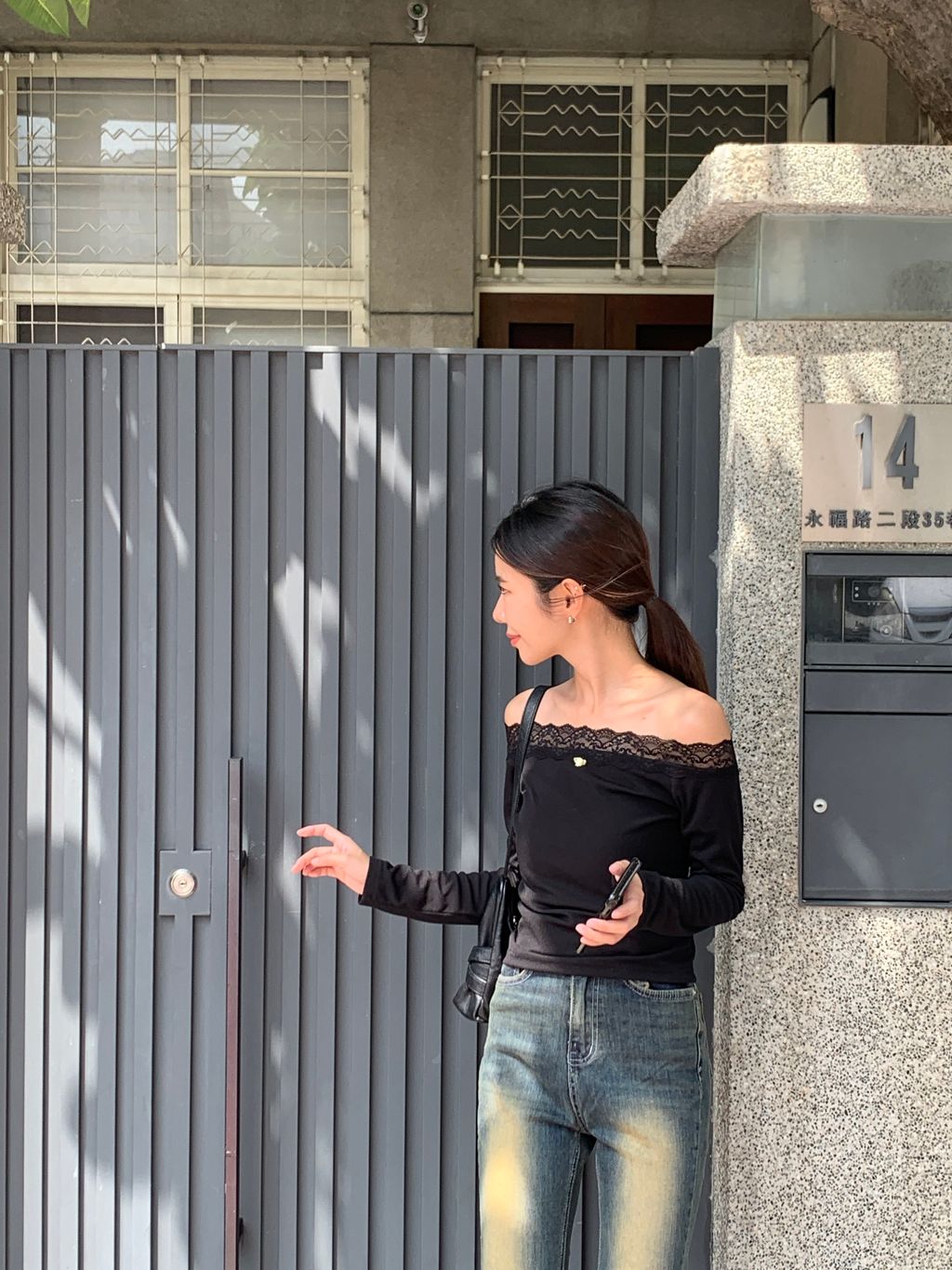 4A65FFAF-C1F5-4987-987A-406395E6018B