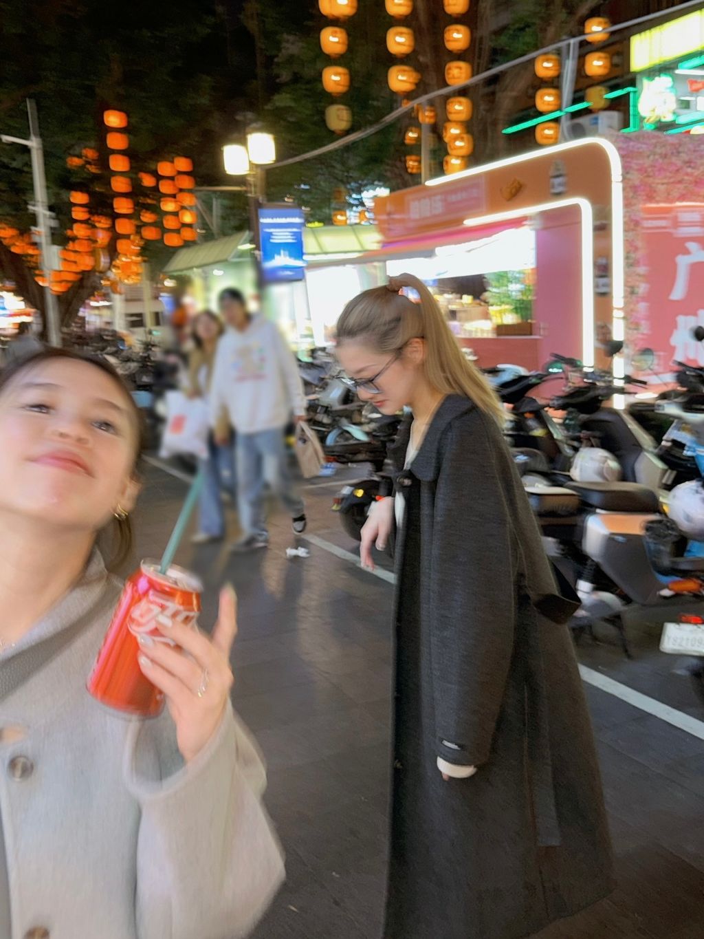 151913DC-C2C2-48E8-B866-913BC22F0BDC