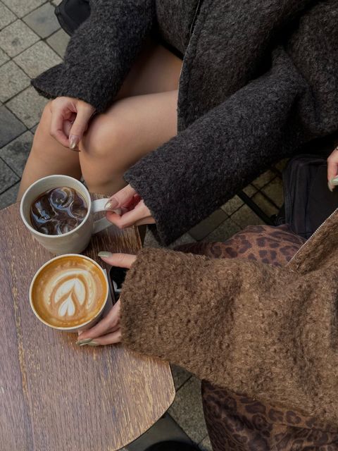 06B990E2-4B9B-4E5E-984B-43352F679181