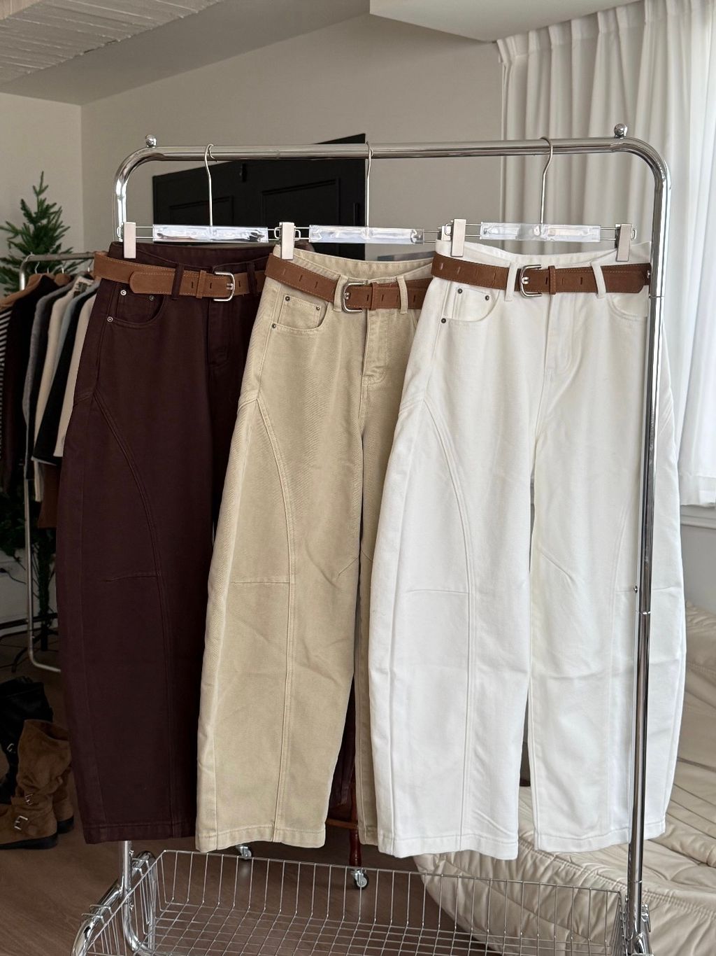 EB69D1F5-2B8C-49E5-9BD5-6584952A85C5