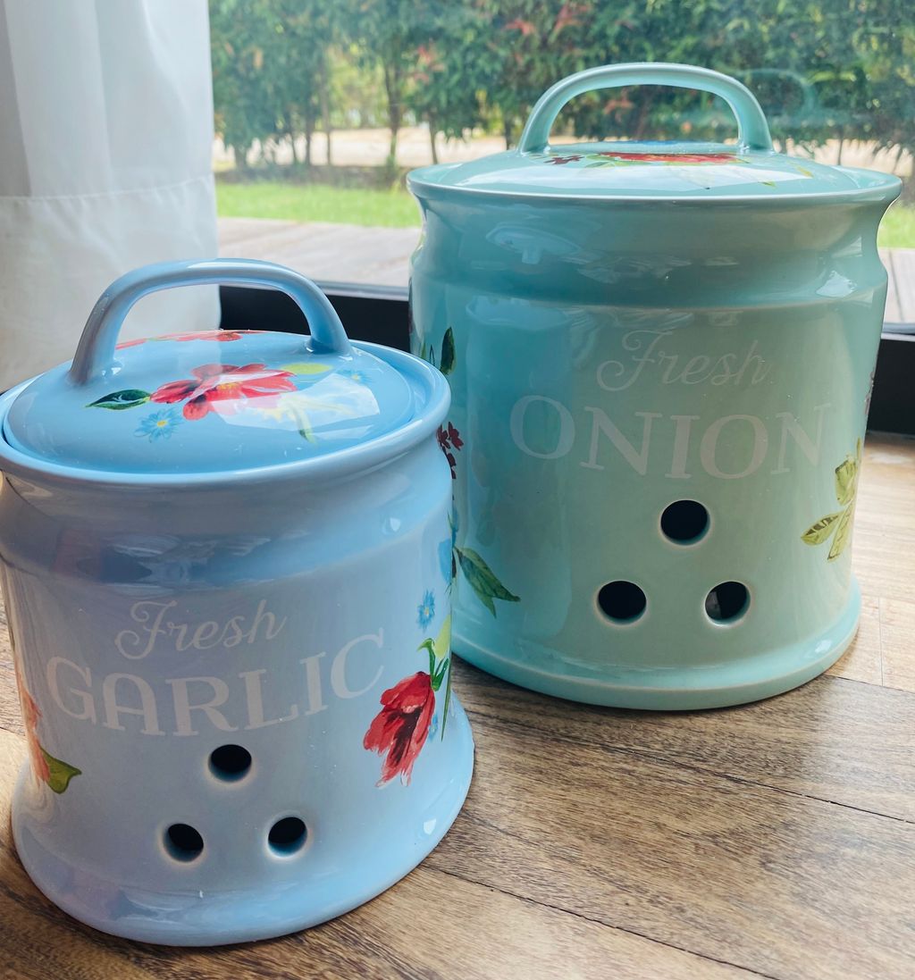 [PRE ORDER] Pioneer Woman Onion & Garlic Keepers Cali Girl Shop