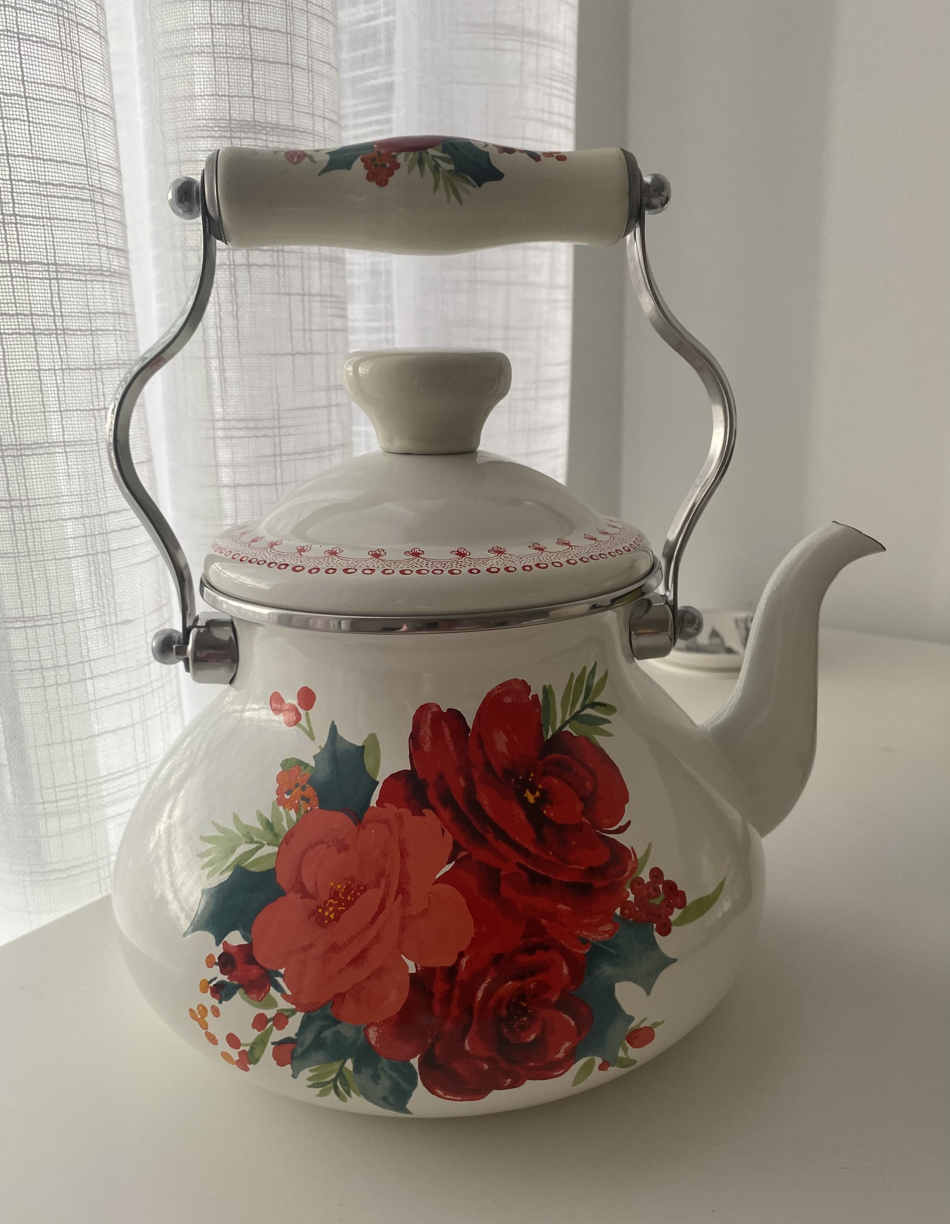 The Pioneer Woman Cheerful Rose Enamel on Steel 1.9 Quart Tea