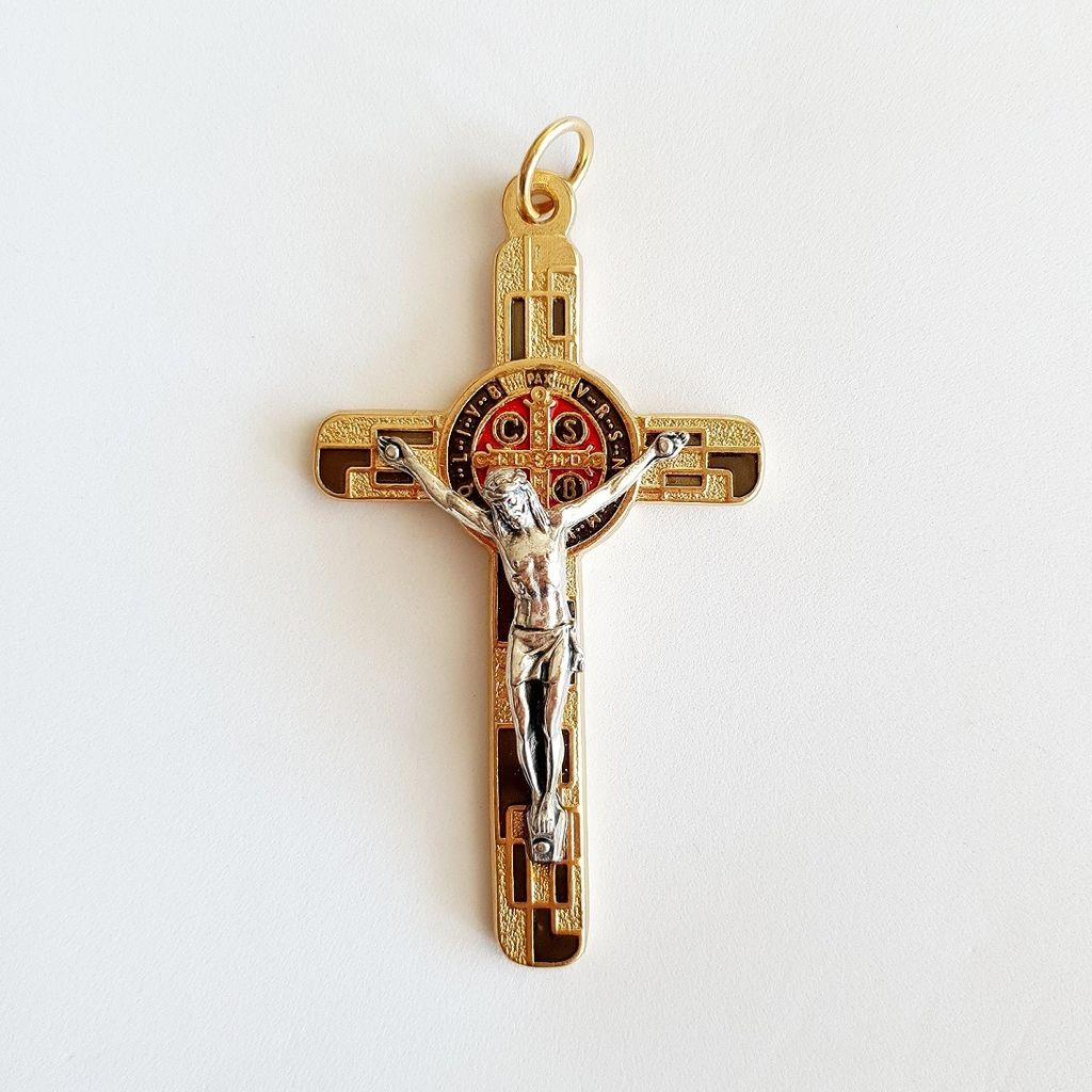 Crucifix 024(a).jpg