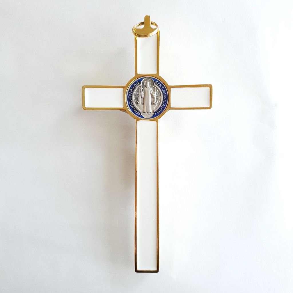 Crucifix 050(c).jpg