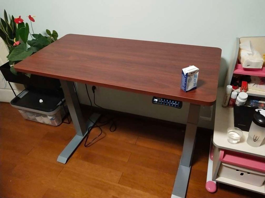 Height Adjustable Standing Desk (Walnut Wood) .JPG