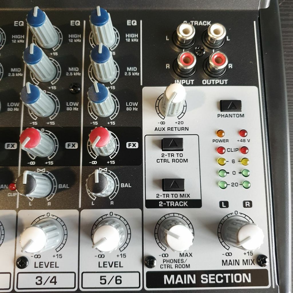 Behringer XENYX802 Premium 4 Channel Analog Mixer 8 Input 2 Bus Portable Mixer (802 / XENYX802