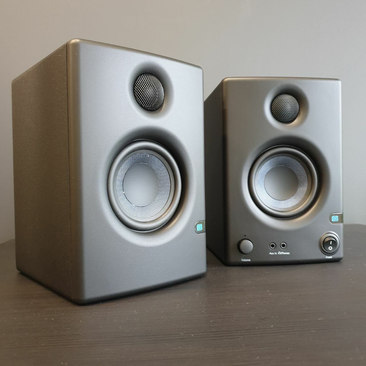 PreSonus Eris E3.5 3.5 inch Powered Studio Monitor with Isolation Pads 1 Pair ( E 3.5 / E35