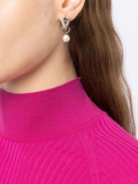 18377841_43190379_1000