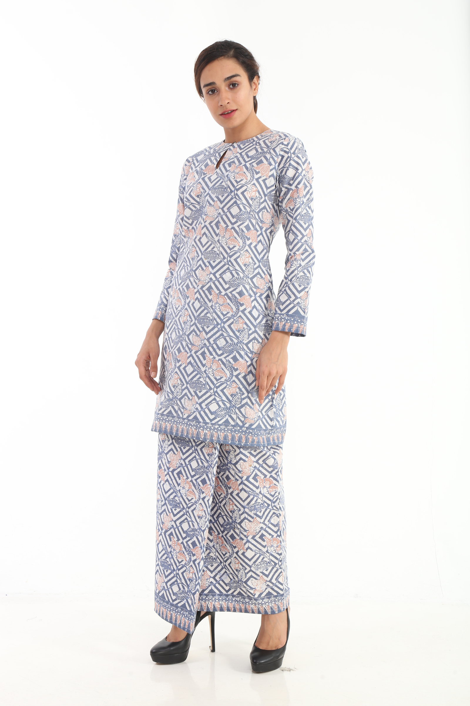 Kurung Moden Batik  Pastel  Indigo Cirebon  AA4233BTK 