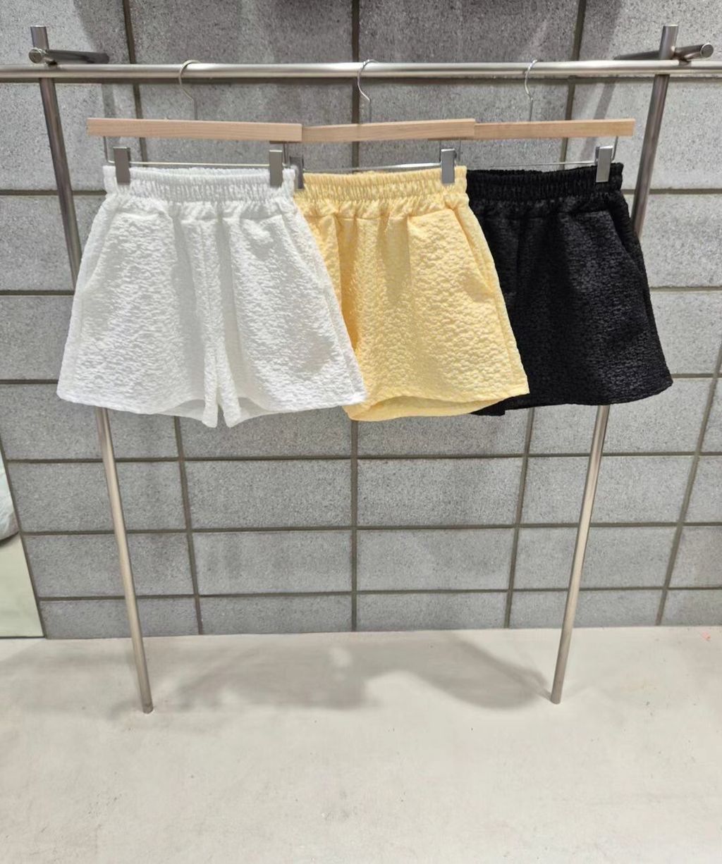 LINE_ALBUM_2025韓國春夏連線01_250411_27