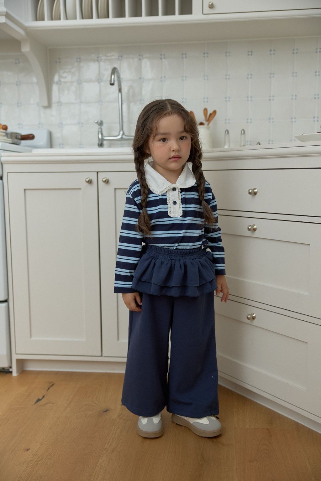 11 (26)