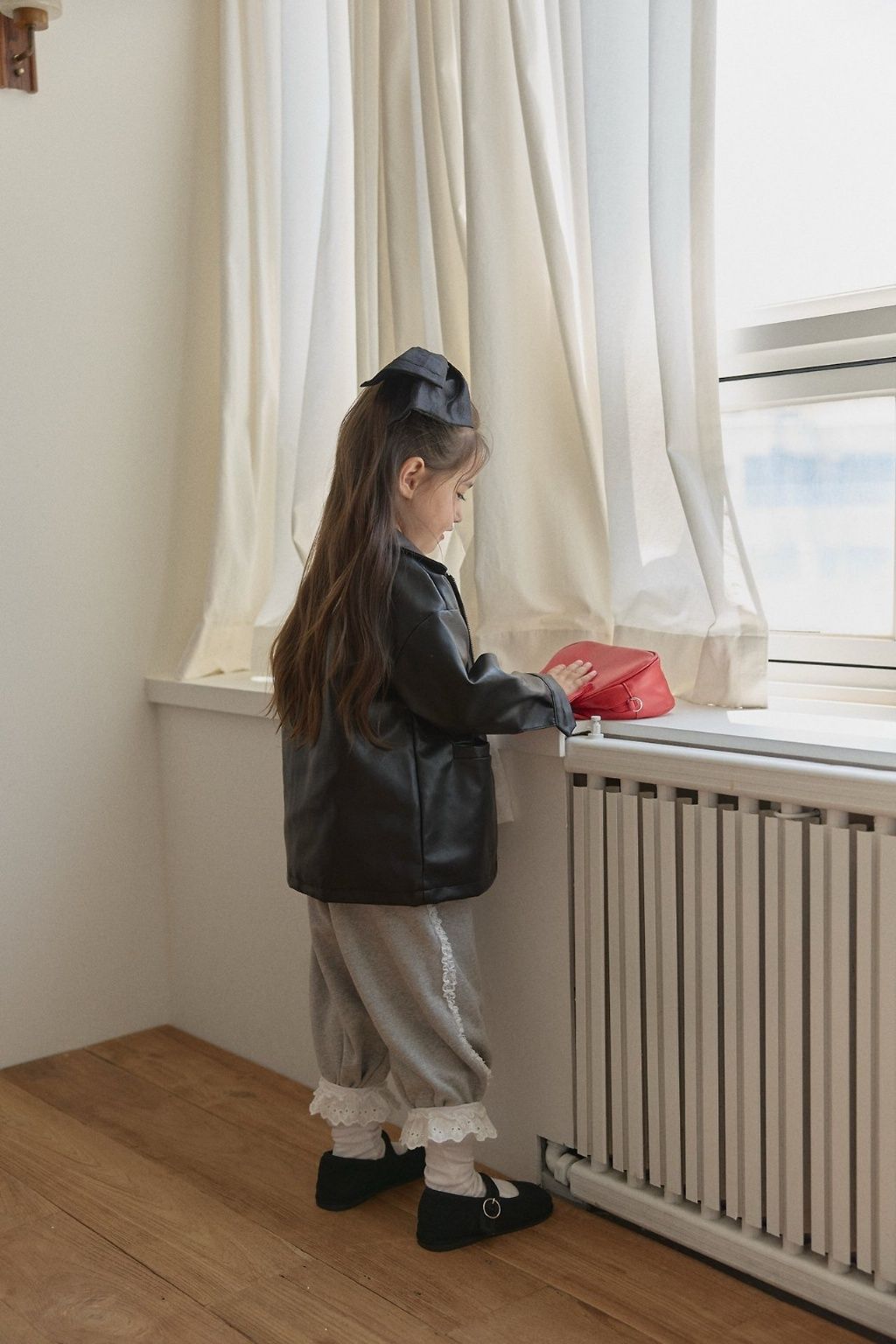 35 (18)