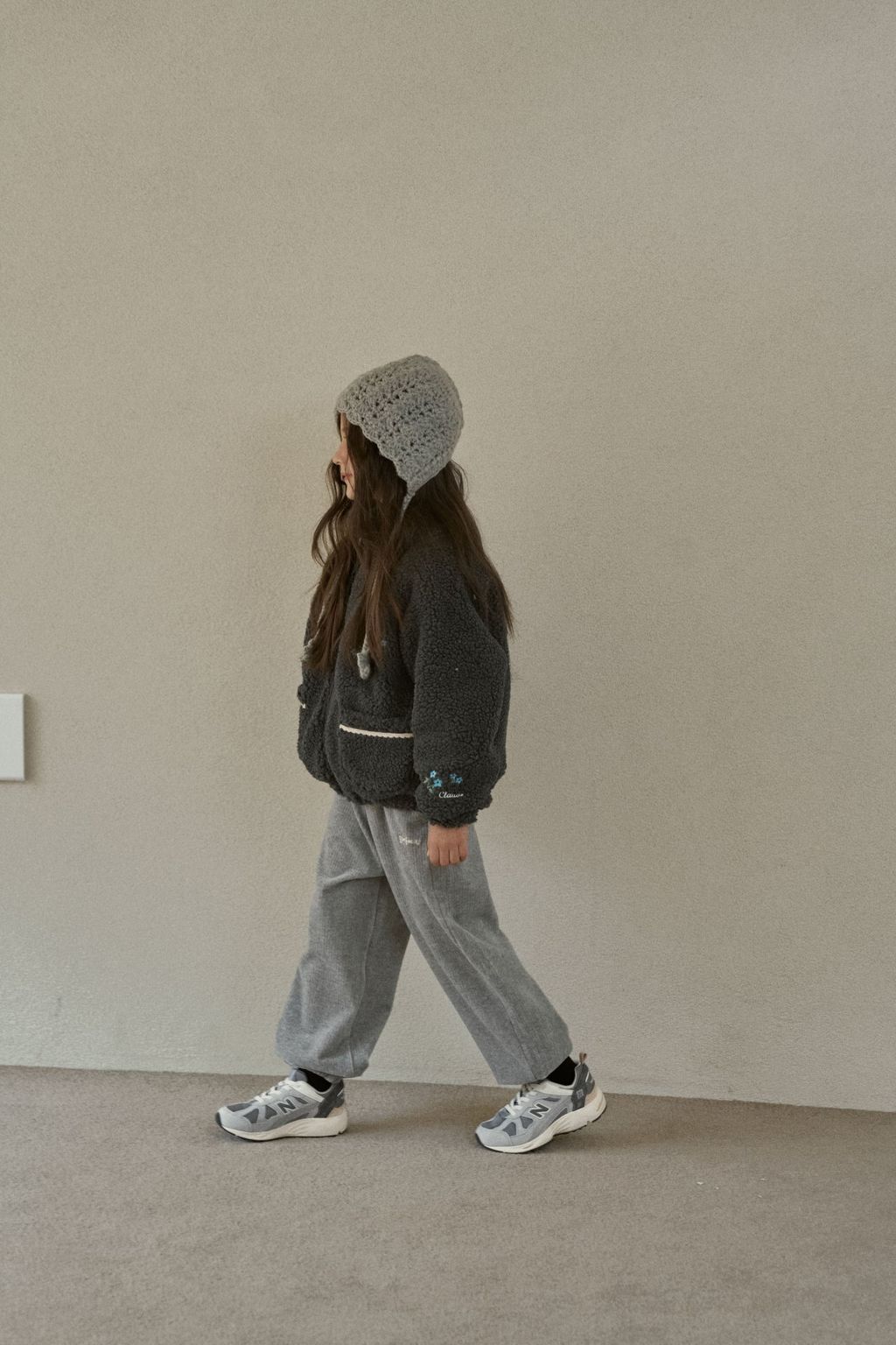 6 (25)