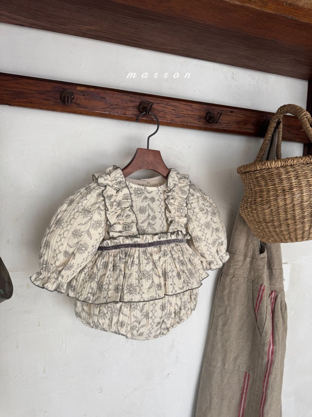 7b242a7d8ebe5159b1777985ddce4795