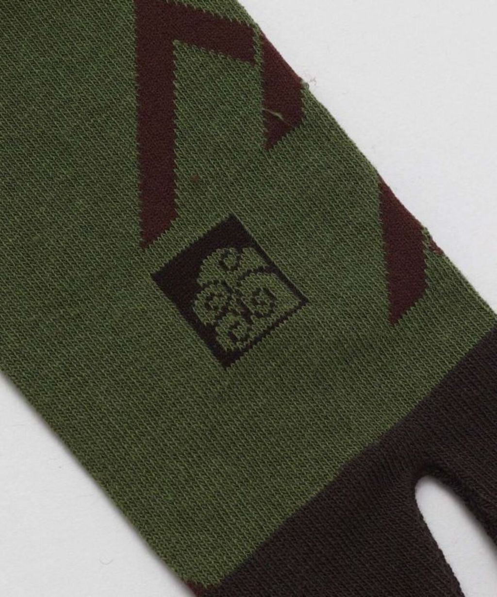 7JKP3168_p6