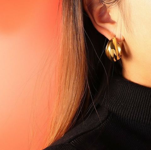 giant C earring.jpg