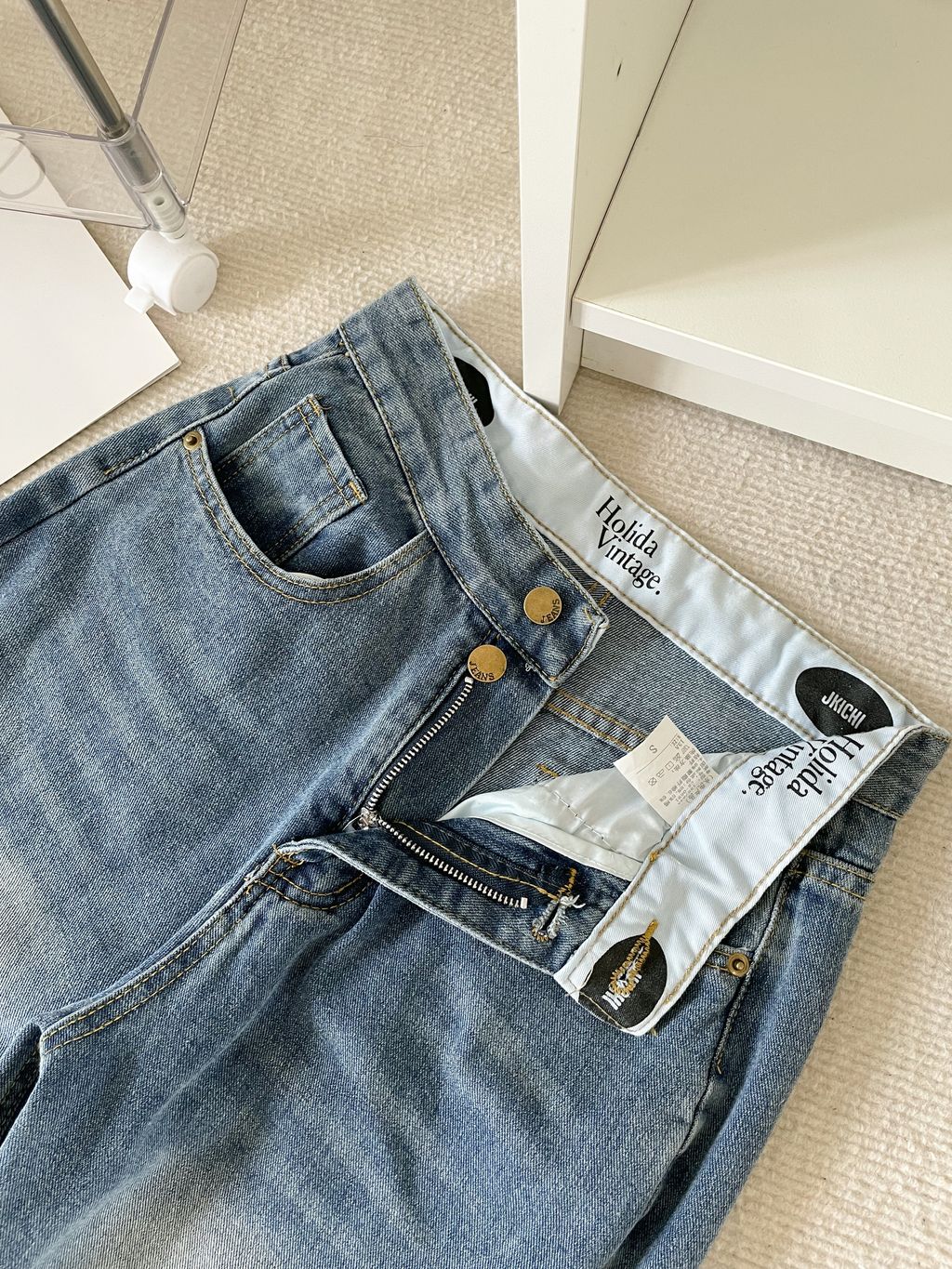 3B4221B8-9848-4E75-AC78-F86EB7A6AF92