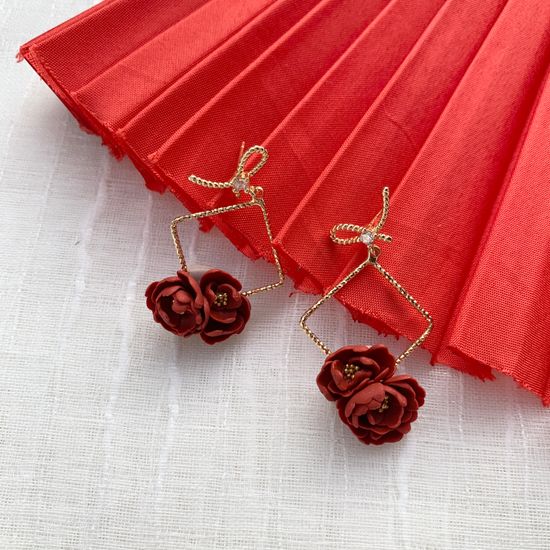 The Red Peonies | ArtsiE