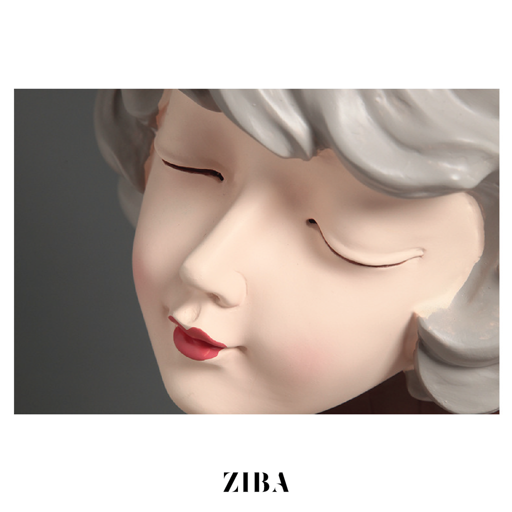 001 Girl Resin Vase-03.png