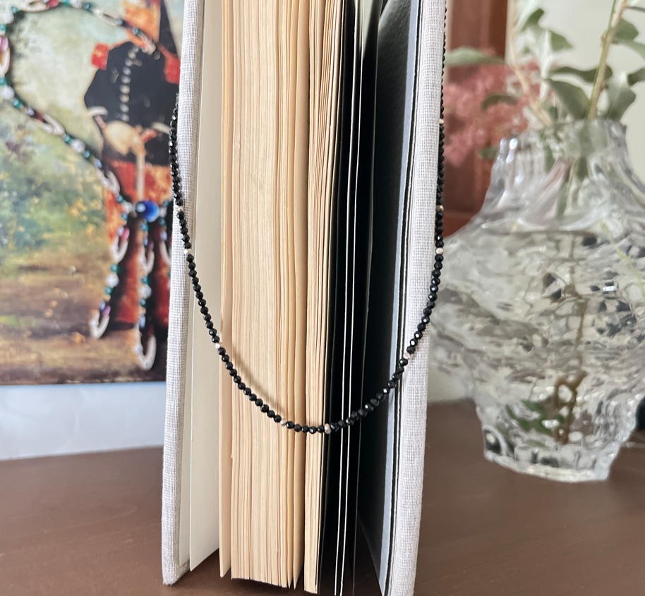 stellanera黑色尖晶石項鍊, 近拍特寫圖