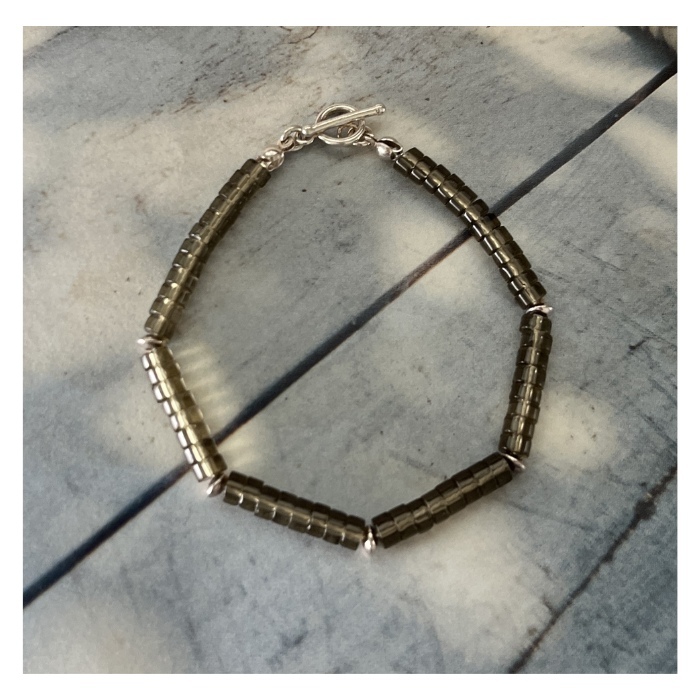 Nyx冰黑曜石手鍊, 罕見的天然冰黑曜石，帶有透亮而深邃的煙黑色澤，神秘而冷冽。