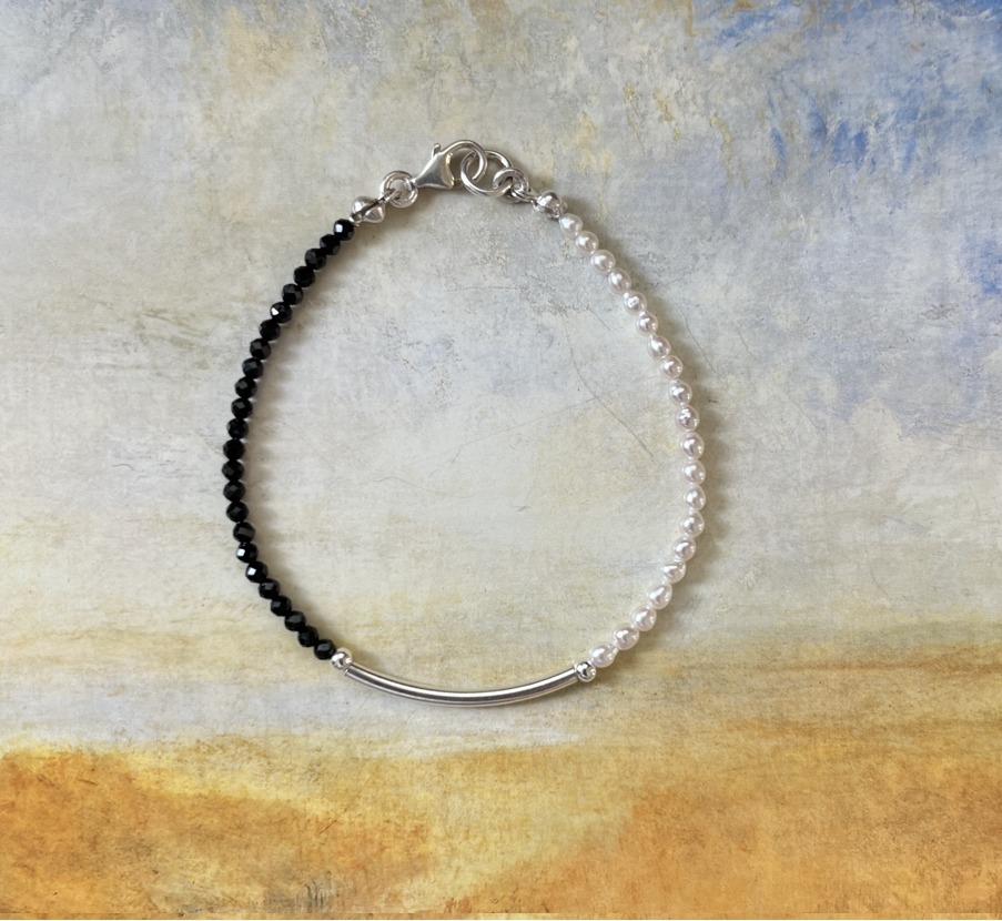 ariana-黑色尖晶石珍珠手鍊, 近拍特寫圖