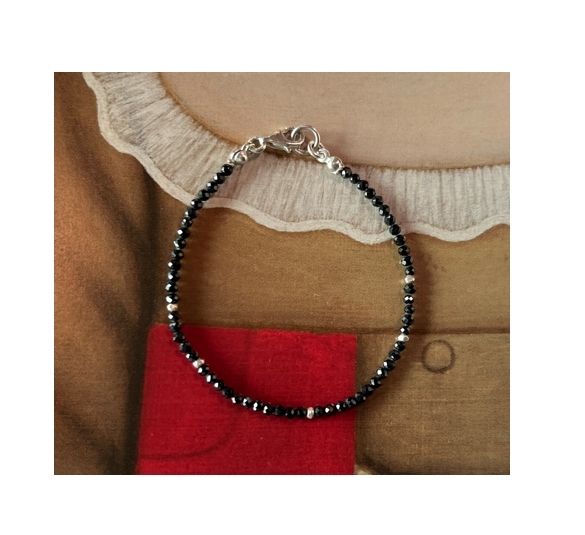 maelle-黑色尖晶石手鍊, 近拍特寫圖