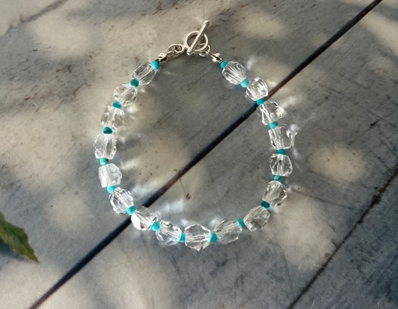 鑽切晶透白水晶手鍊點綴亞利桑那綠松石, 在光線下靜靜閃耀