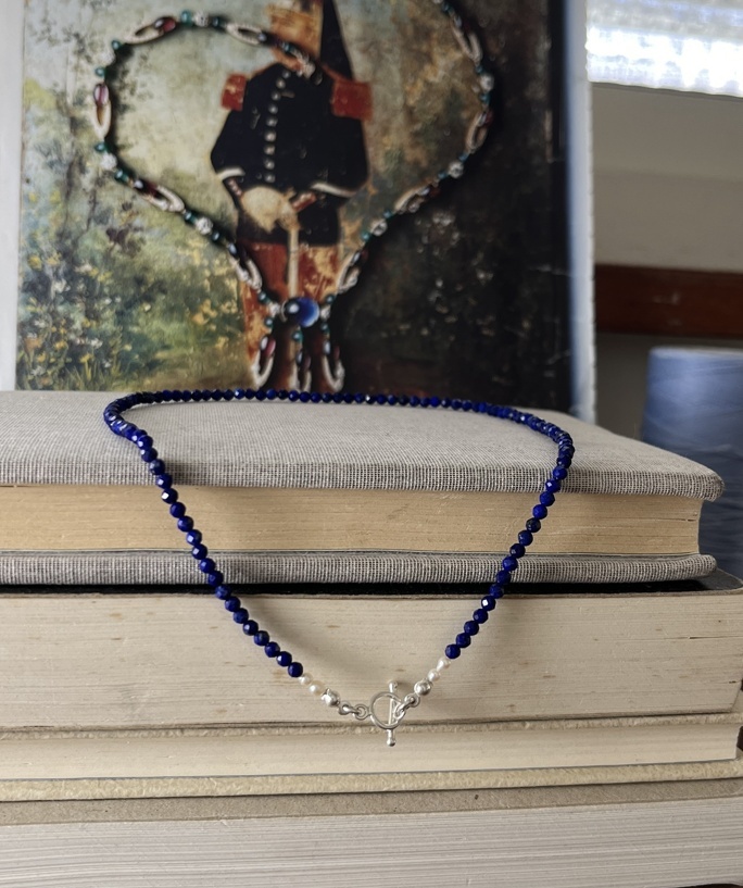 青金石珍珠項鍊, 特寫圖