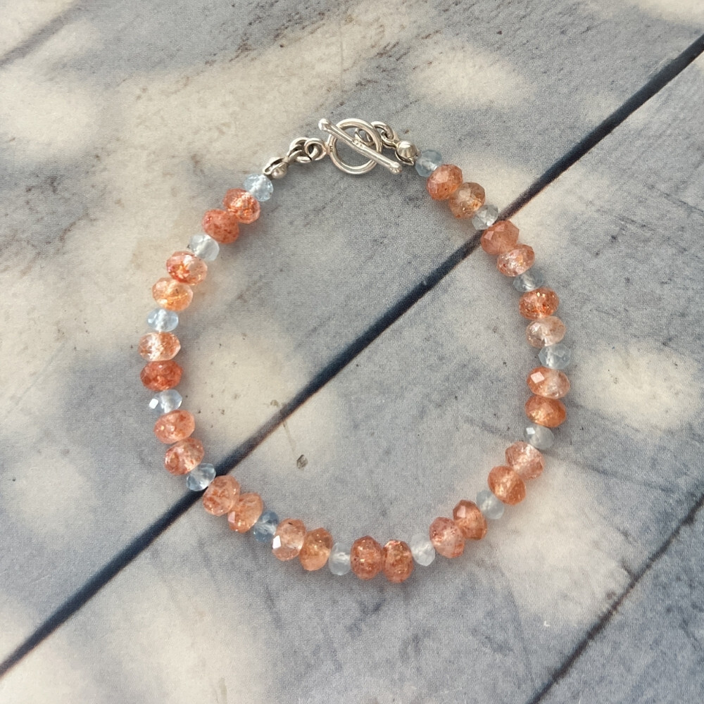 Matilda & Co. 鑽切太陽石與海藍寶925純銀手鍊, 點亮你心中的太陽