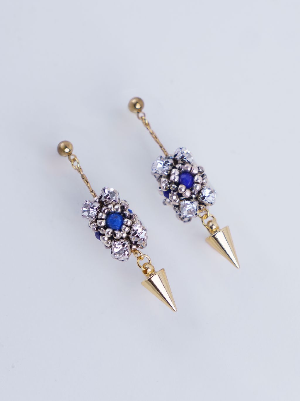 小珠寶球卯釘耳環