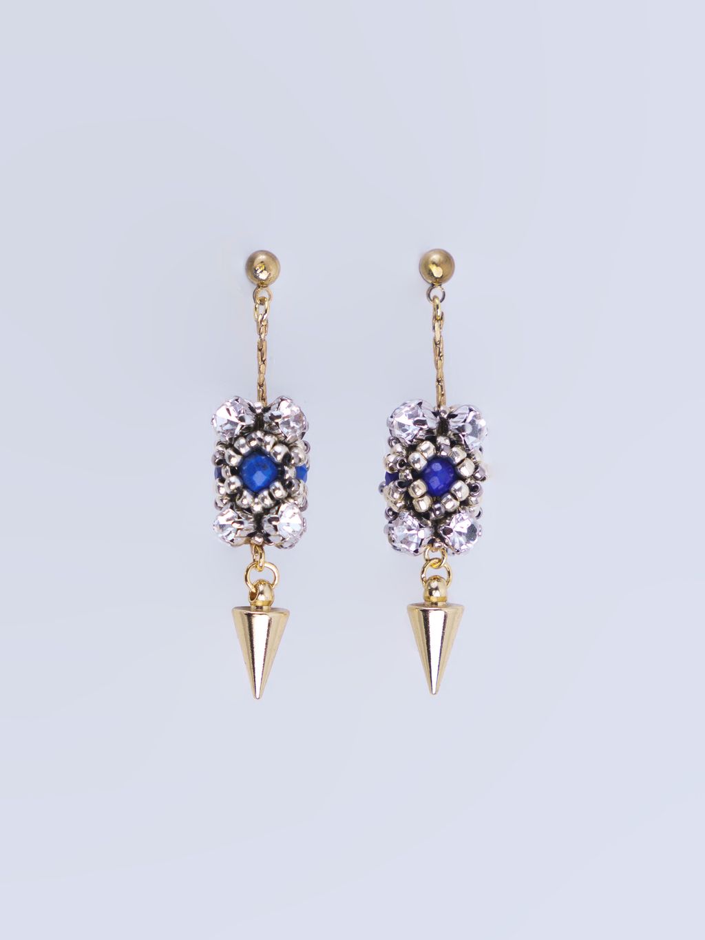 小珠寶球卯釘耳環1