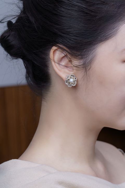 龍貓灰小花耳環1