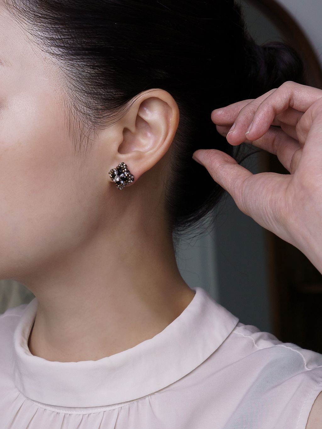 小拜占庭耳環_黑瑪瑙_上耳