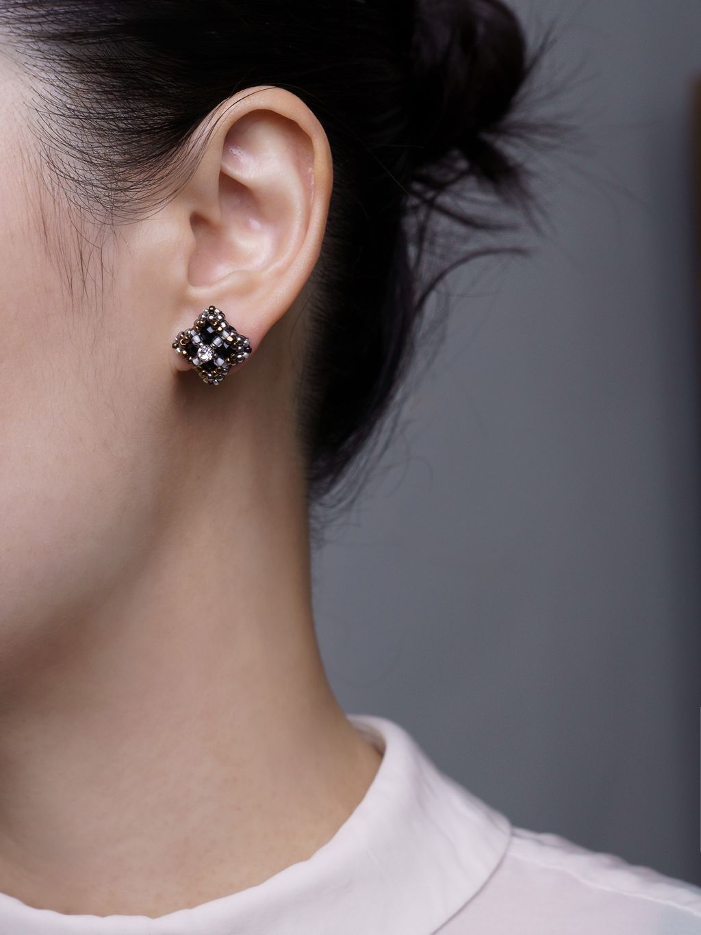 小拜占庭耳環_黑瑪瑙_上耳2