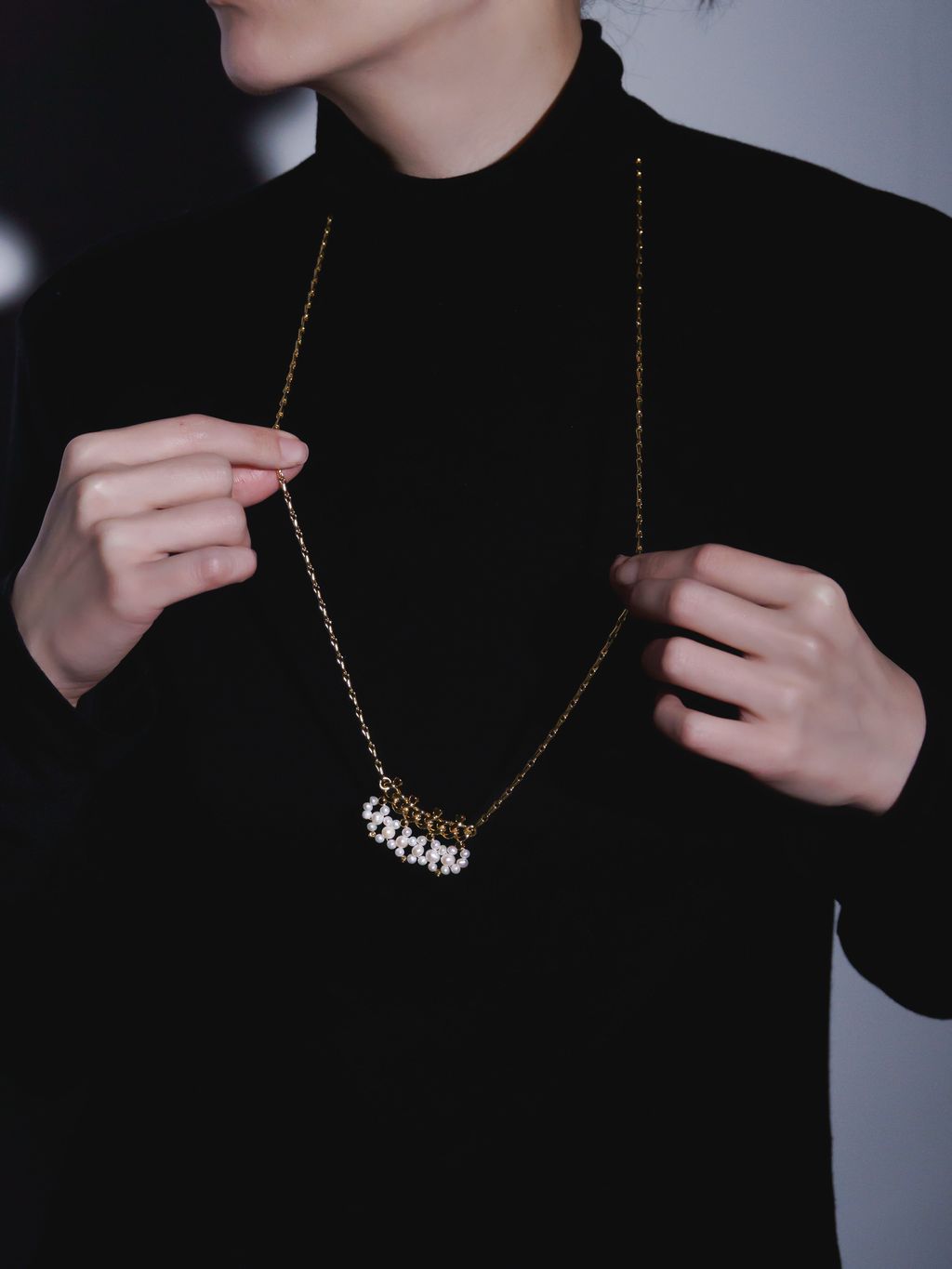 細長鏈舞伶項鏈上身3_1