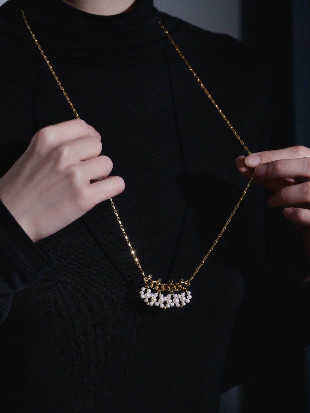 細長鏈舞伶項鏈上身2