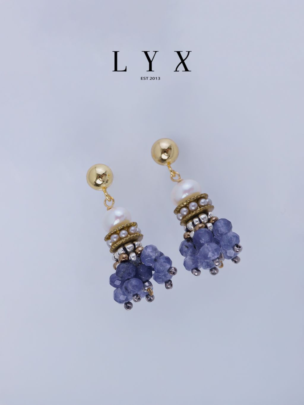 new_藍莓流蘇耳環_白背1