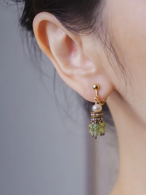 萊姆流蘇耳環_上身1